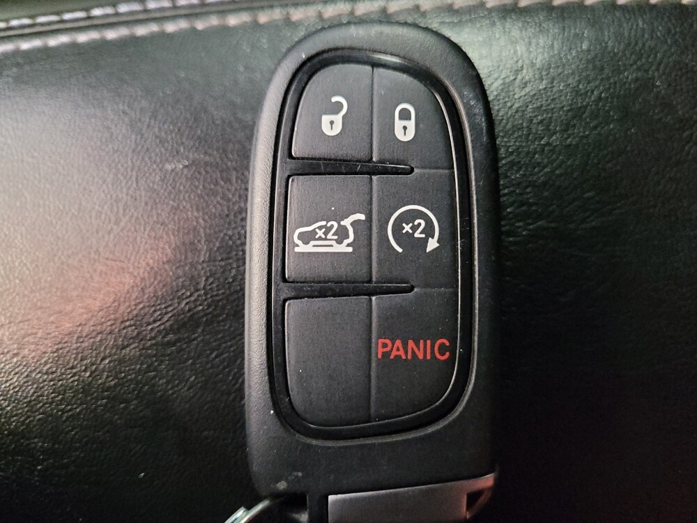 2019 Jeep Cherokee in Fresno, CA 93726 - 18094279 32