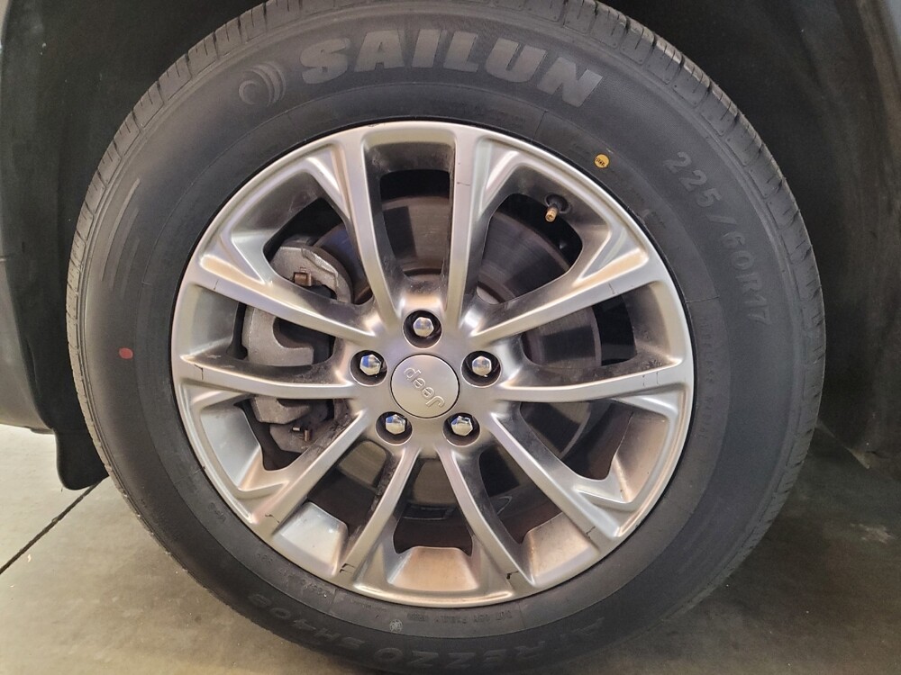 2019 Jeep Cherokee in Fresno, CA 93726 - 18094279 31