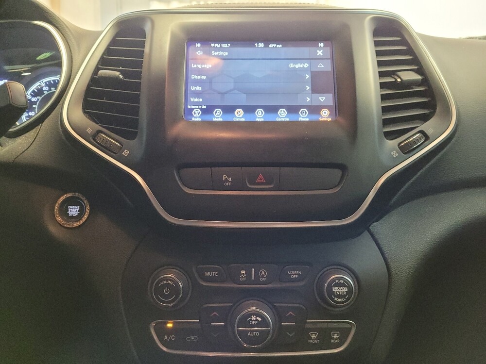 2019 Jeep Cherokee in Fresno, CA 93726 - 18094279 25