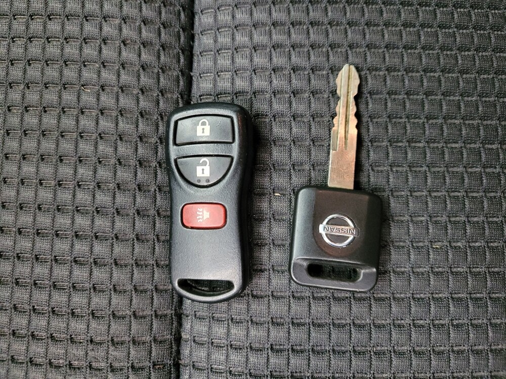 2014 Nissan Titan in Grand Rapids, MI 49508 - 18094288 32