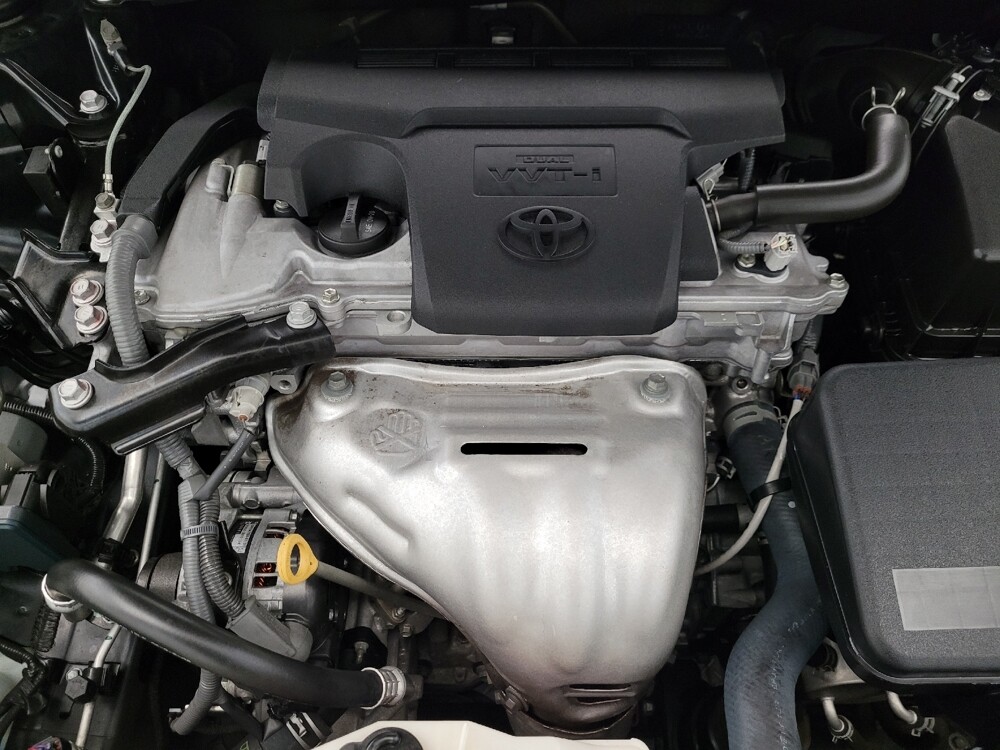 2016 Toyota Camry in Glendale, AZ 85301 - 18094290 30