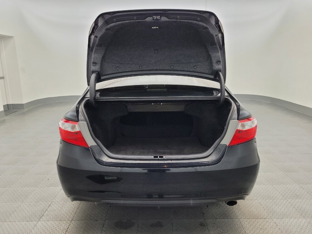 2016 Toyota Camry in Glendale, AZ 85301 - 18094290 29