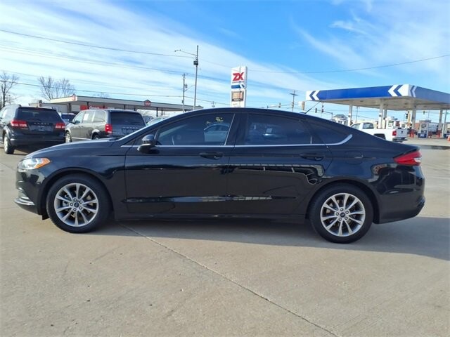 2017 Ford Fusion in Troy, IL 62294-1376 - 18094300 21