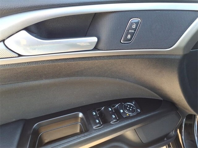 2017 Ford Fusion in Troy, IL 62294-1376 - 18094300 19