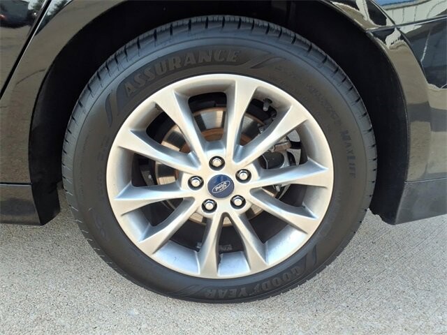 2017 Ford Fusion in Troy, IL 62294-1376 - 18094300 22