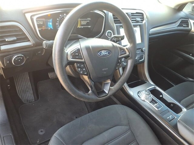 2017 Ford Fusion in Troy, IL 62294-1376 - 18094300 5