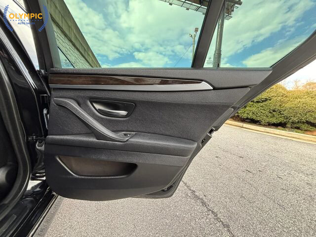 2016 BMW 528i in Decatur, GA 30032 - 18094311 47