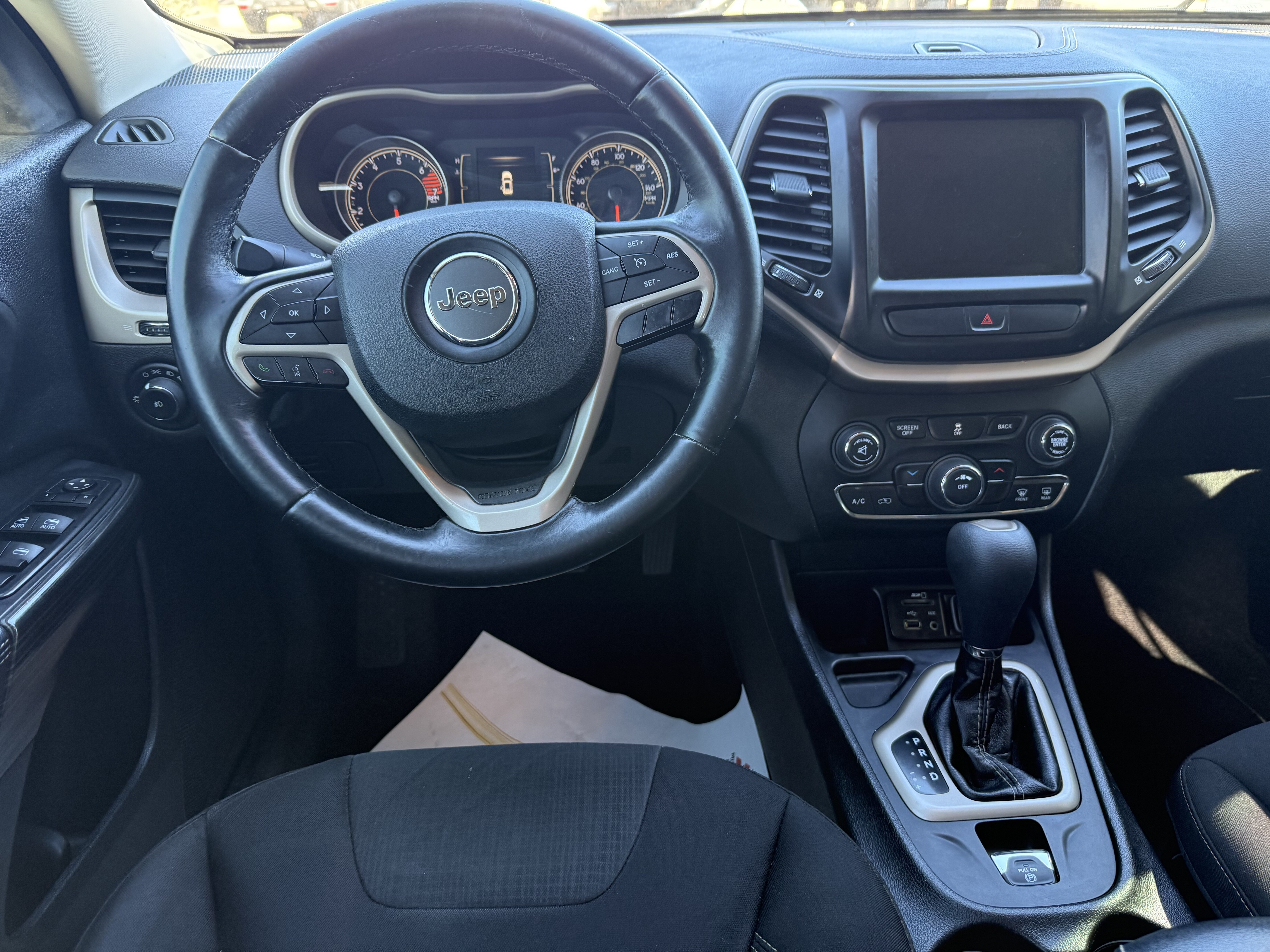 2017 Jeep Cherokee in Phoenix, AZ 85022 - 18094318 7