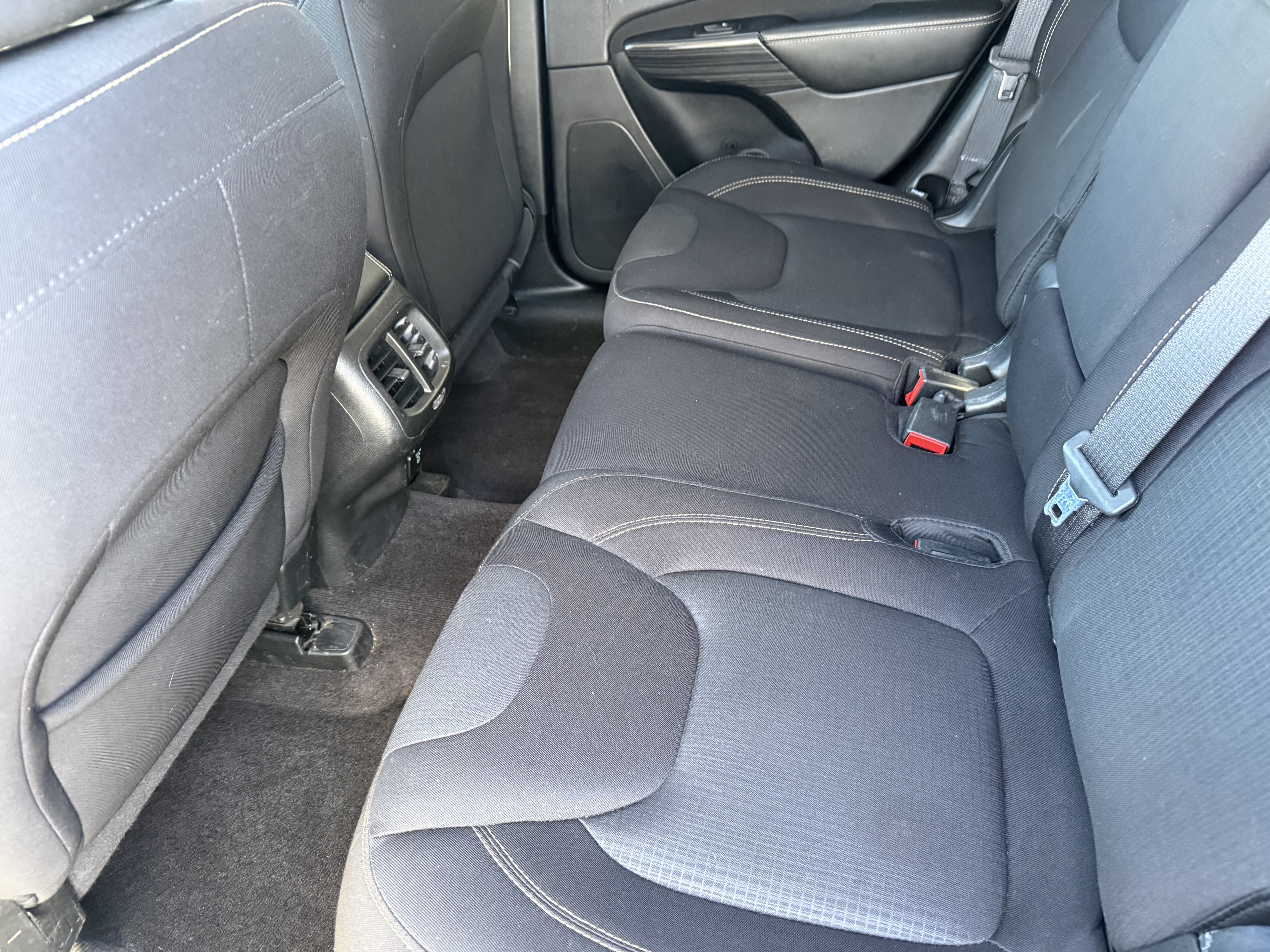 2017 Jeep Cherokee in Phoenix, AZ 85022 - 18094318 8