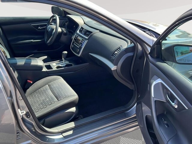 2017 Nissan Altima in Mesa, AZ 85212 - 18094336 17