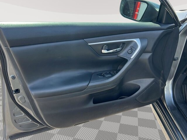 2017 Nissan Altima in Mesa, AZ 85212 - 18094336 10