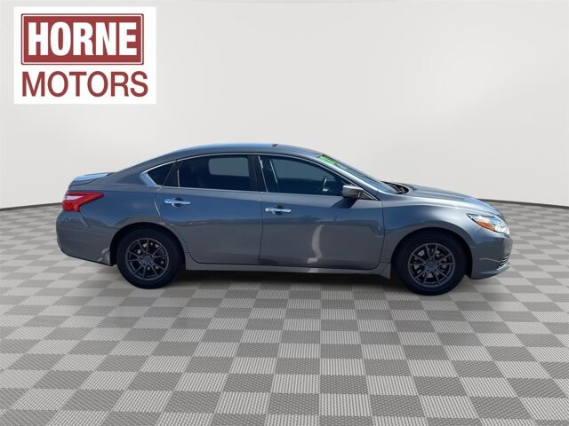 2017 Nissan Altima in Mesa, AZ 85212 - 18094336 4