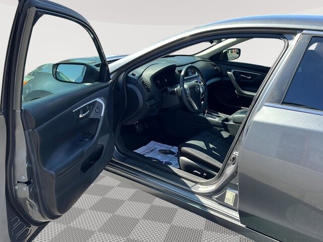 2017 Nissan Altima in Mesa, AZ 85212 - 18094336 9