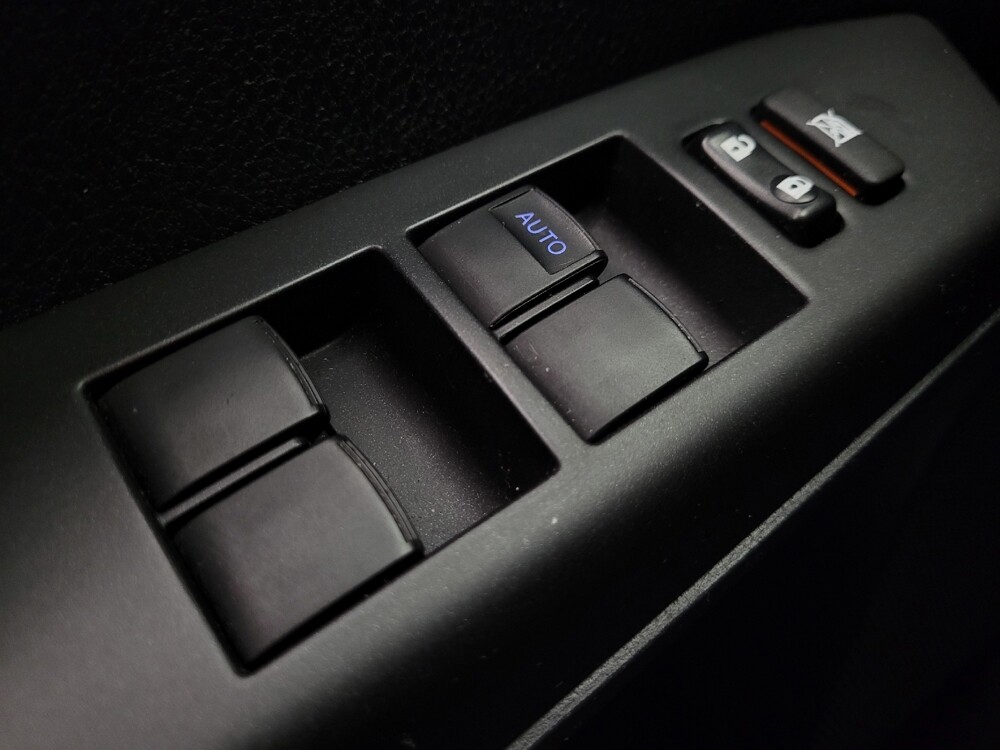 2018 Toyota RAV4 in Albuquerque, NM 87123 - 18094343 27