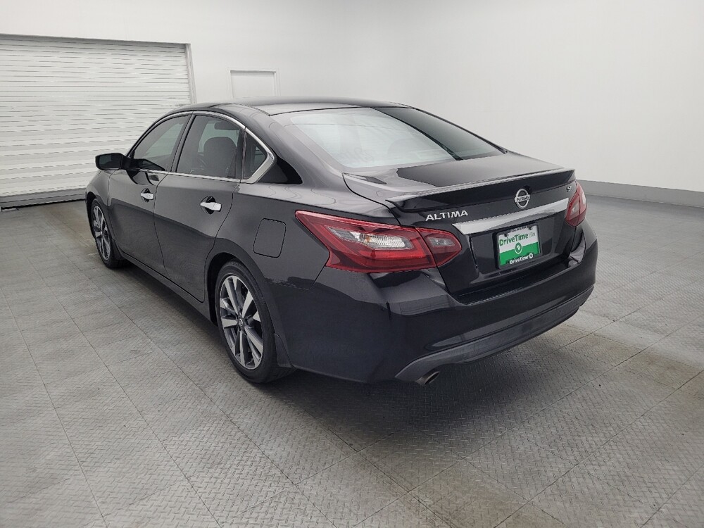 2017 Nissan Altima in Miami, FL 33157 - 18094347 5