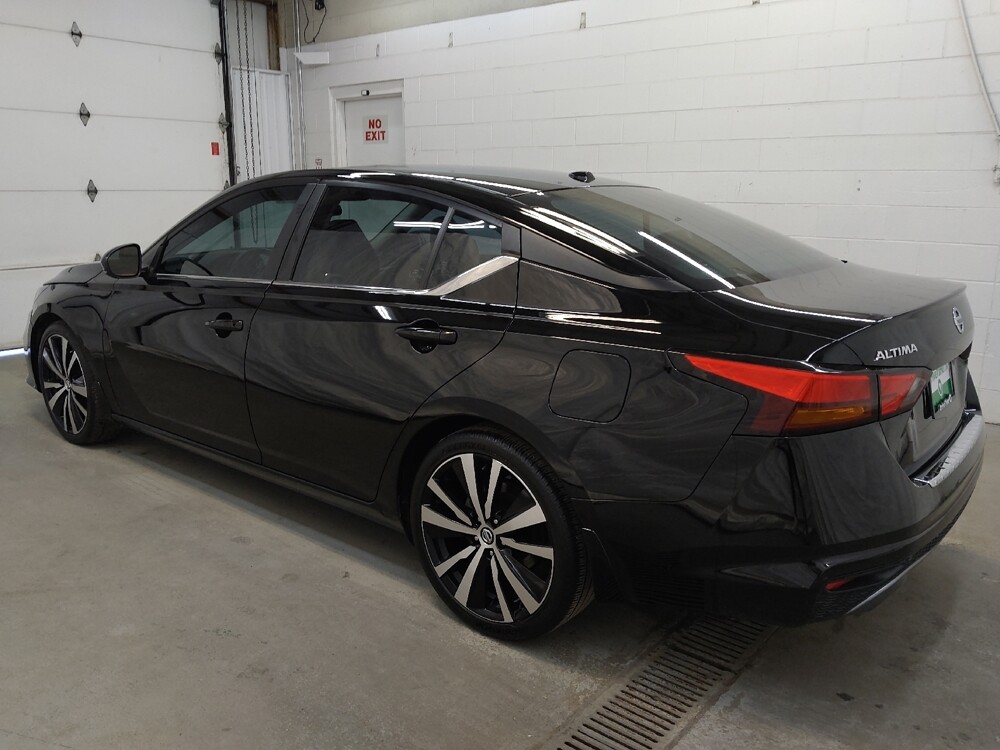 2019 Nissan Altima in Cincinnati, OH 45255 - 18094367 3