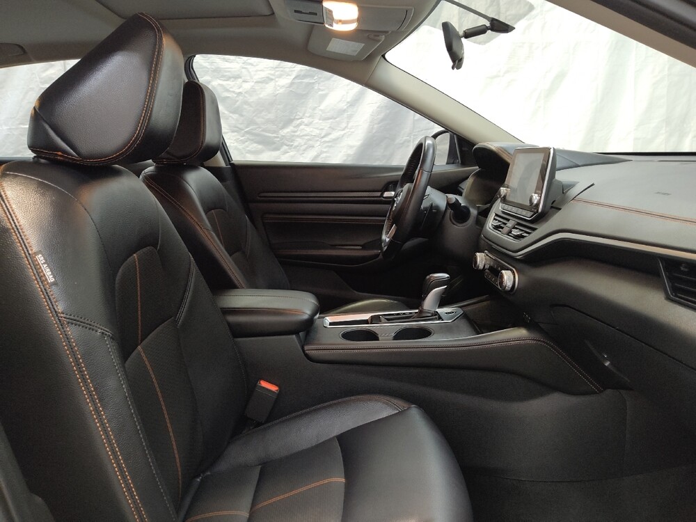 2019 Nissan Altima in Cincinnati, OH 45255 - 18094367 21