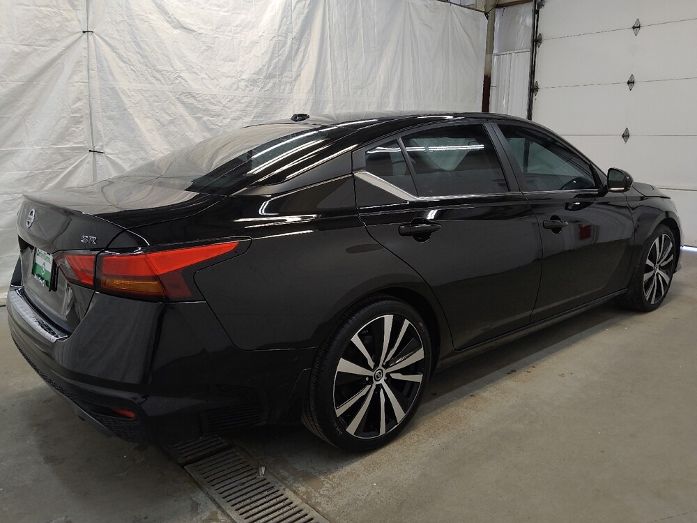 2019 Nissan Altima in Cincinnati, OH 45255 - 18094367 10