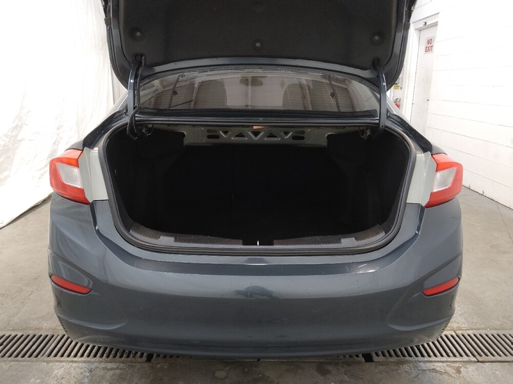 2017 Chevrolet Cruze in Cincinnati, OH 45255 - 18094368 29