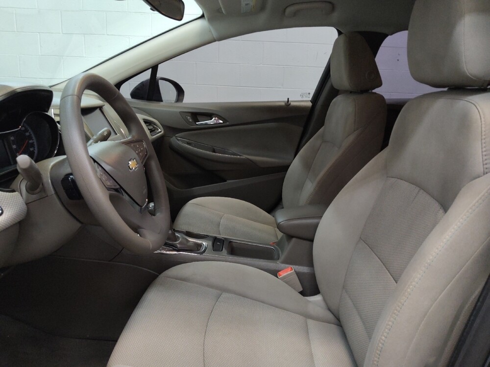 2017 Chevrolet Cruze in Cincinnati, OH 45255 - 18094368 17