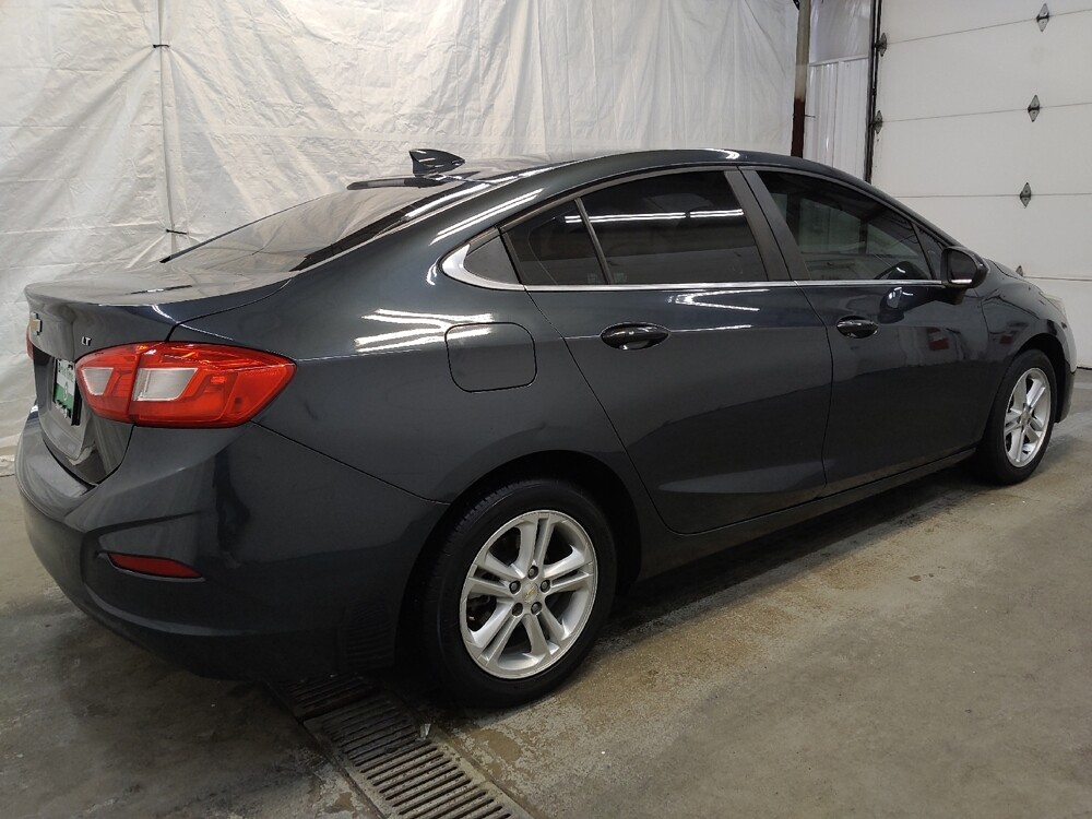 2017 Chevrolet Cruze in Cincinnati, OH 45255 - 18094368 10