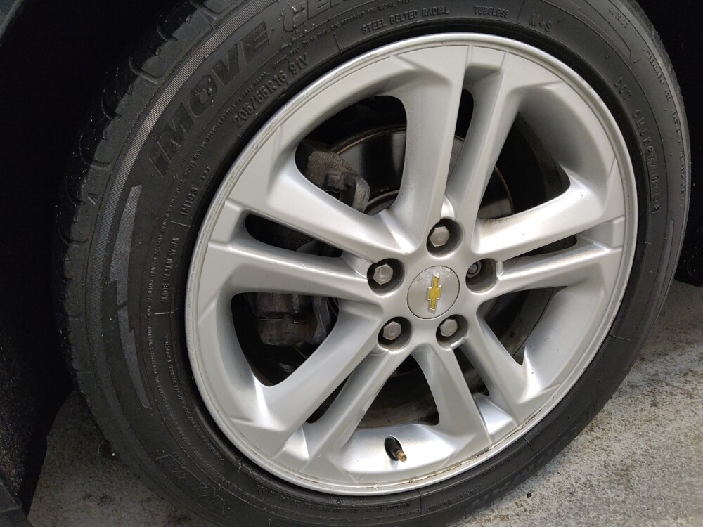 2017 Chevrolet Cruze in Cincinnati, OH 45255 - 18094368 31