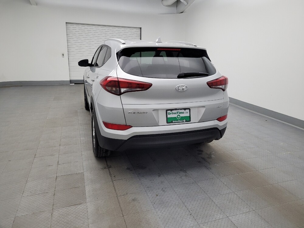 2017 Hyundai Tucson in Cincinnati, OH 45255 - 18094371 6