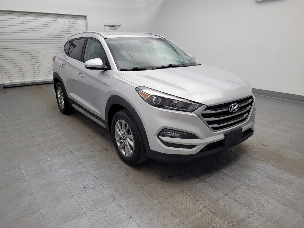 2017 Hyundai Tucson in Cincinnati, OH 45255 - 18094371 13