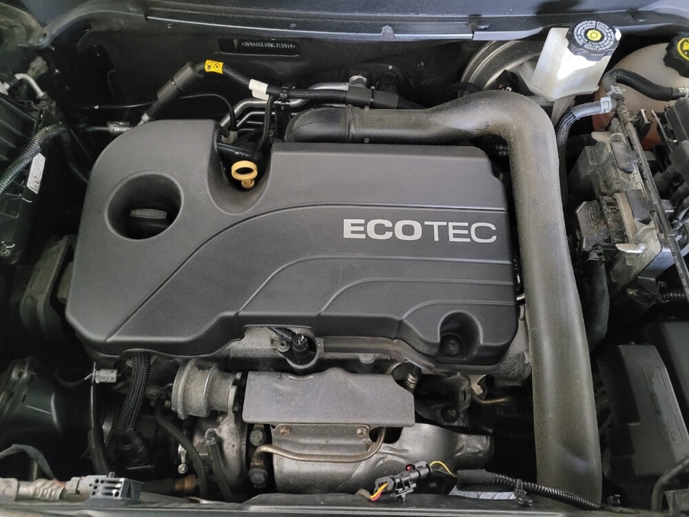 2021 Chevrolet Equinox in Owings Mills, MD 21117 - 18094376 30