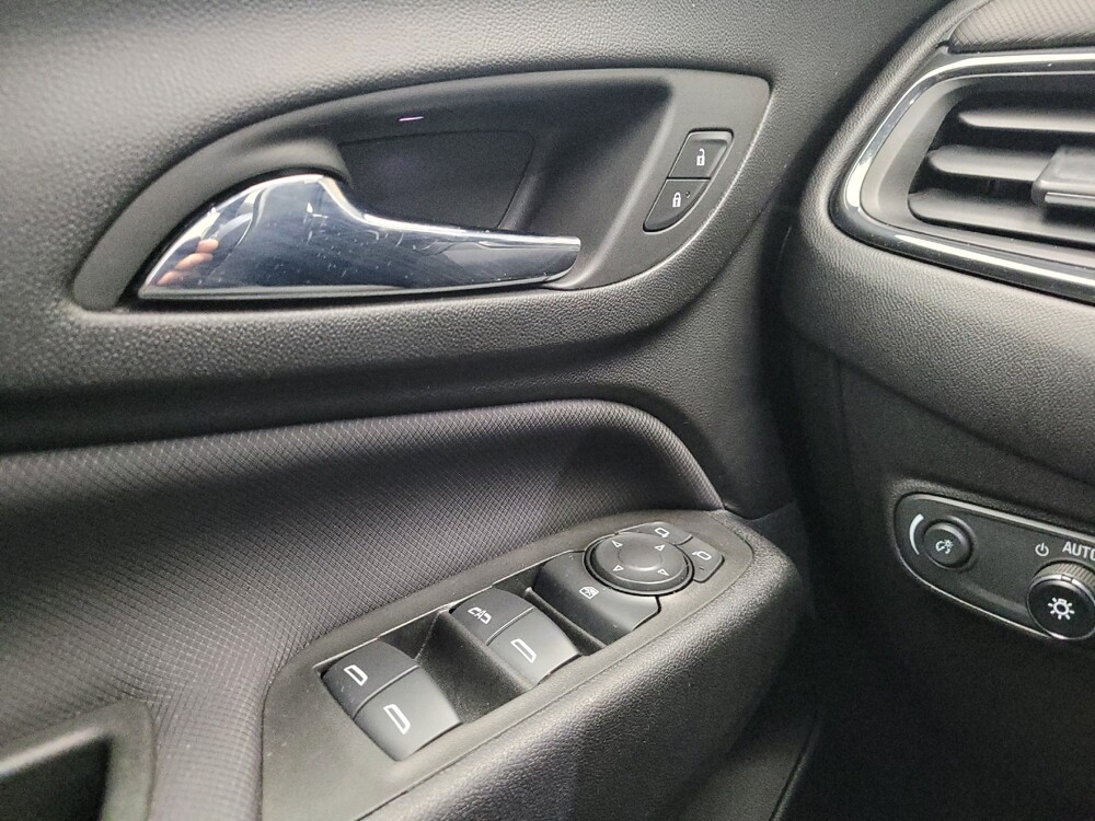 2022 Chevrolet Equinox in Eastpointe, MI 48021 - 18094397 27