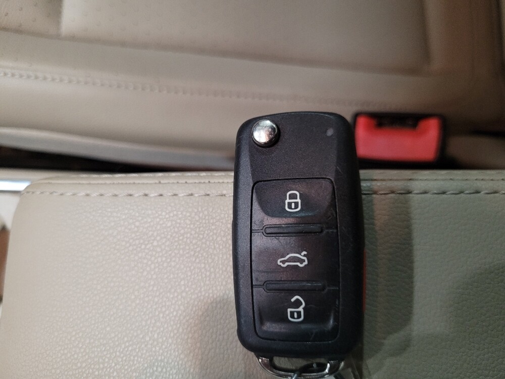 2016 Volkswagen Beetle in Glen Burnie, MD 21061 - 18094398 32