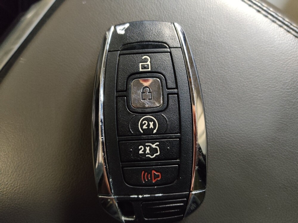 2018 Lincoln MKX in Wilmington, NC 28405 - 18094423 32