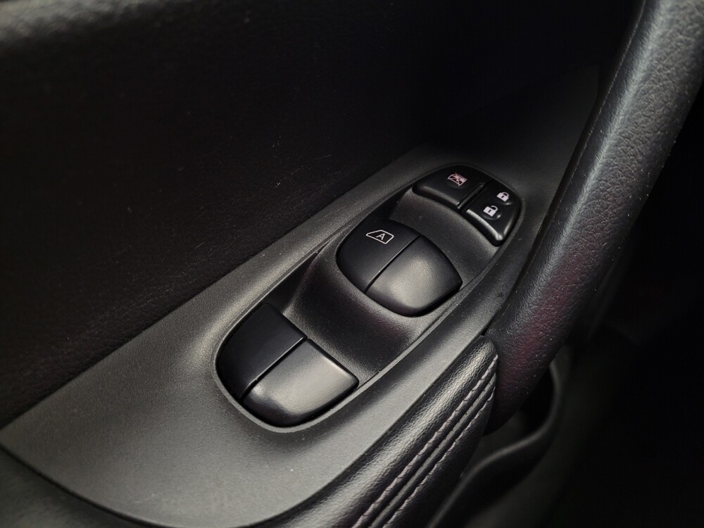 2018 Nissan Rogue in Cincinnati, OH 45255 - 18094433 27