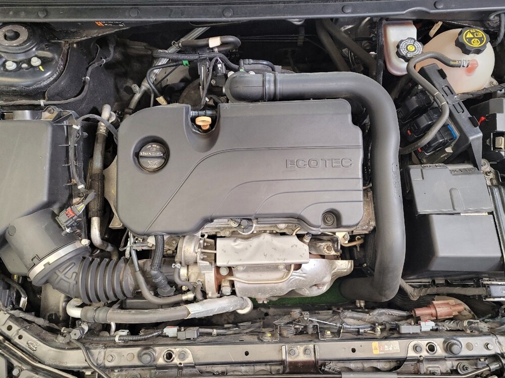 2021 Chevrolet Malibu in Cincinnati, OH 45255 - 18094434 30