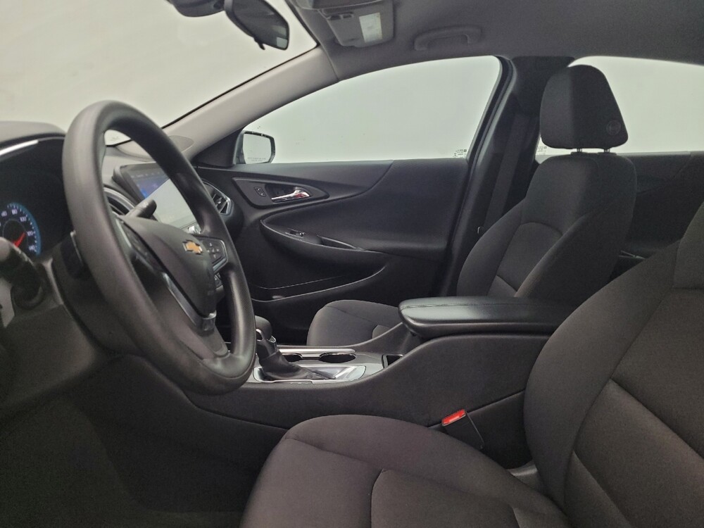 2021 Chevrolet Malibu in Cincinnati, OH 45255 - 18094434 17