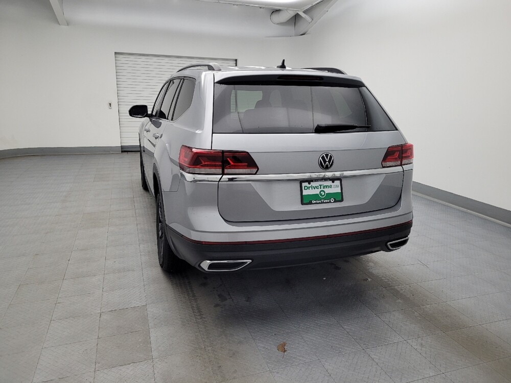 2021 Volkswagen Atlas in Cincinnati, OH 45255 - 18094435 6