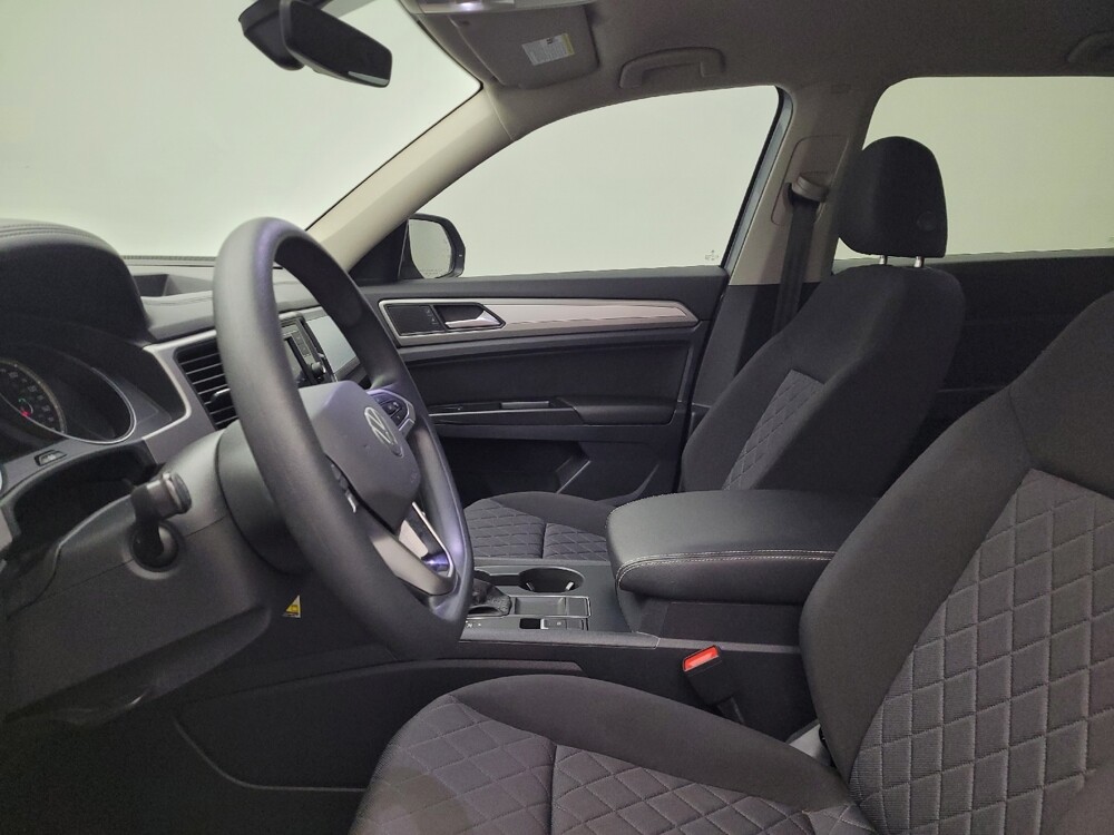 2021 Volkswagen Atlas in Cincinnati, OH 45255 - 18094435 17