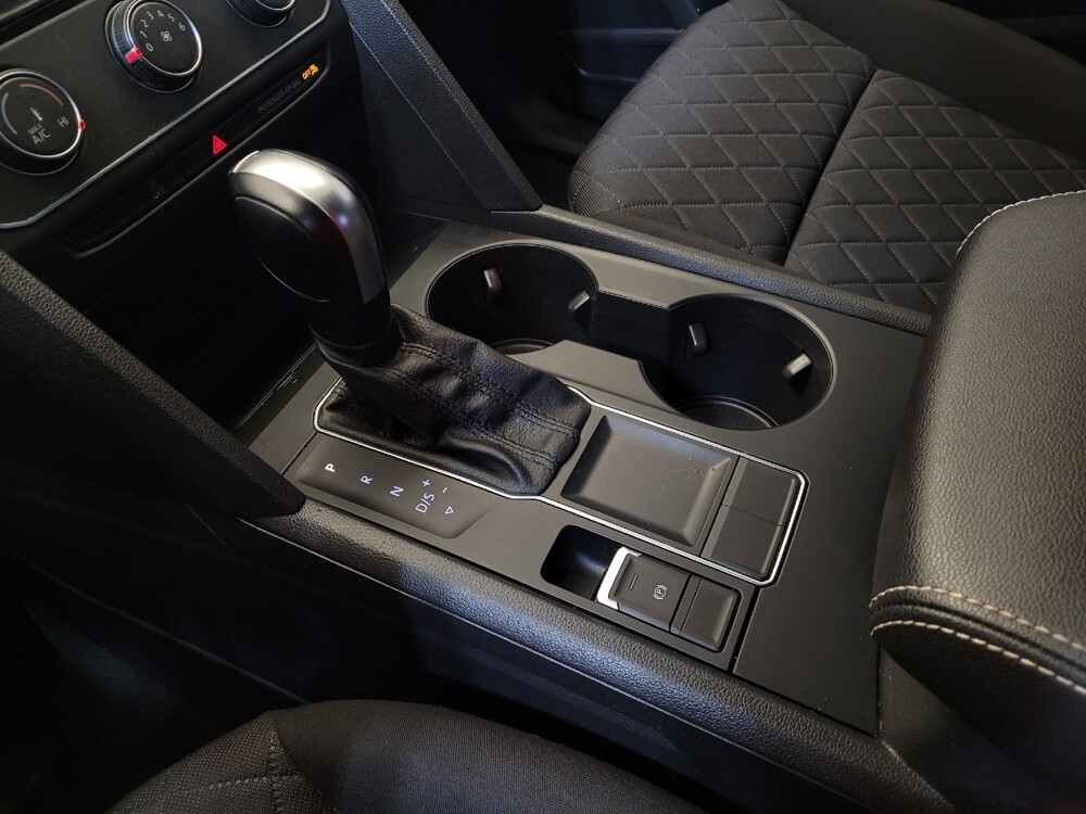 2021 Volkswagen Atlas in Cincinnati, OH 45255 - 18094435 26