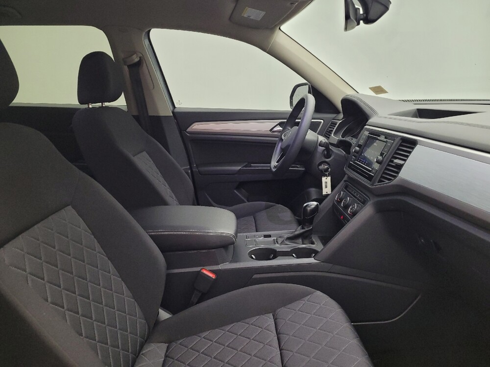 2021 Volkswagen Atlas in Cincinnati, OH 45255 - 18094435 21