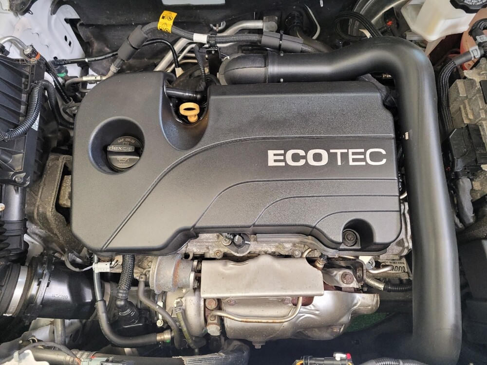 2020 Chevrolet Equinox in Cincinnati, OH 45255 - 18094436 30