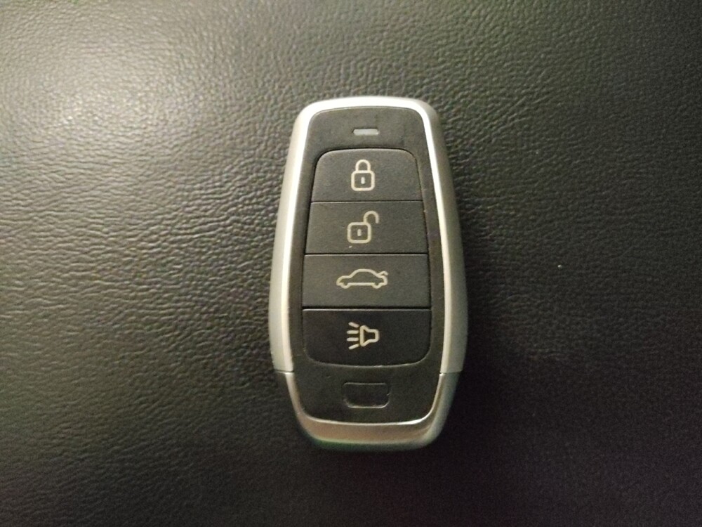 2020 Kia Sorento in Baton Rouge, LA 70816 - 18094442 32