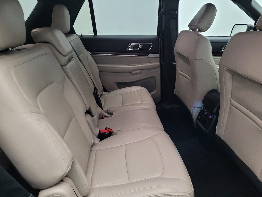 2019 Ford Explorer in Miami, FL 33157 - 18094446 19