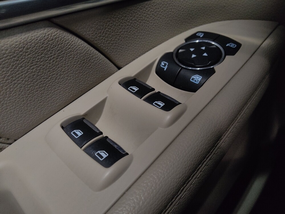 2019 Ford Explorer in Miami, FL 33157 - 18094446 27