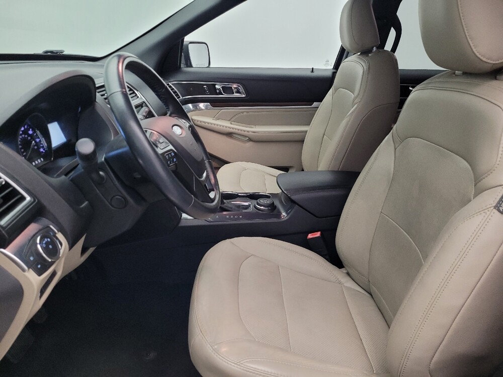 2019 Ford Explorer in Miami, FL 33157 - 18094446 17