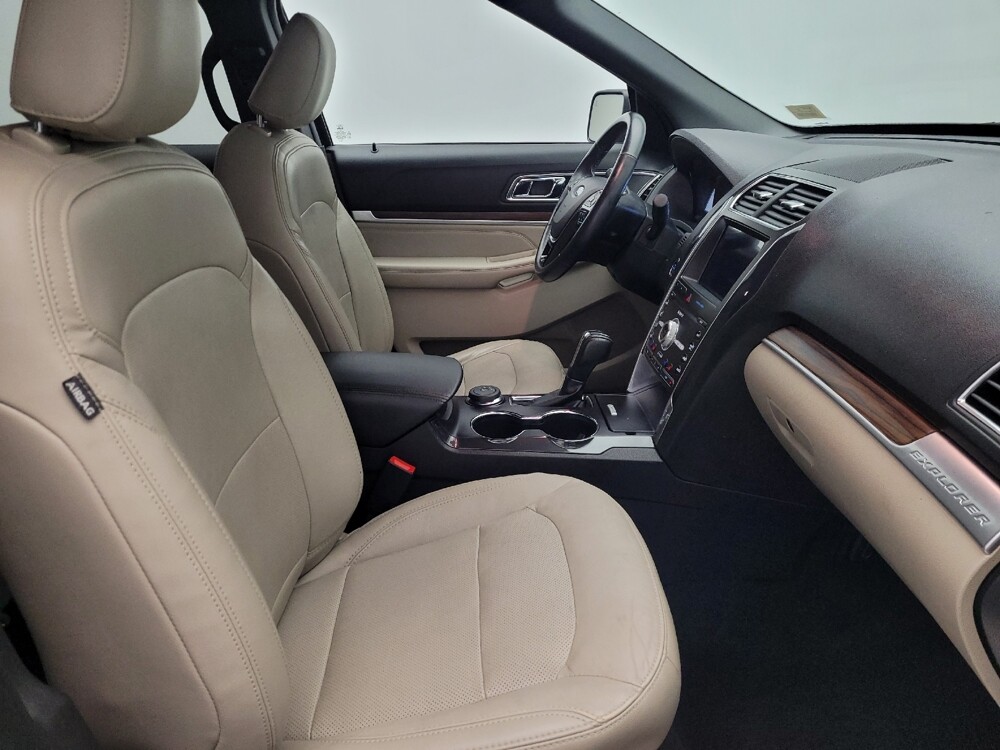 2019 Ford Explorer in Miami, FL 33157 - 18094446 21