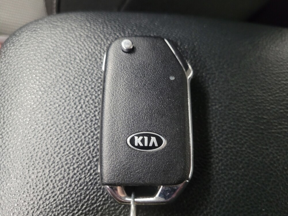 2020 Kia Forte in Indianapolis, IN 46222 - 18094447 32