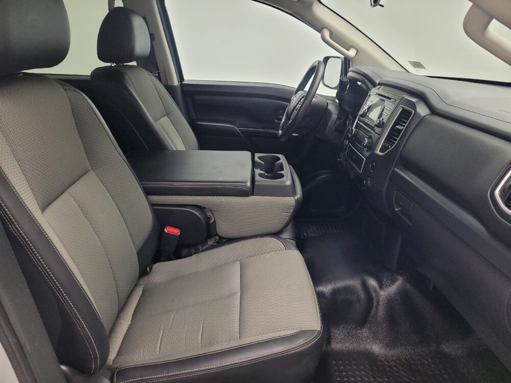 2017 Nissan Titan in Memphis, TN 38115 - 18094461 21