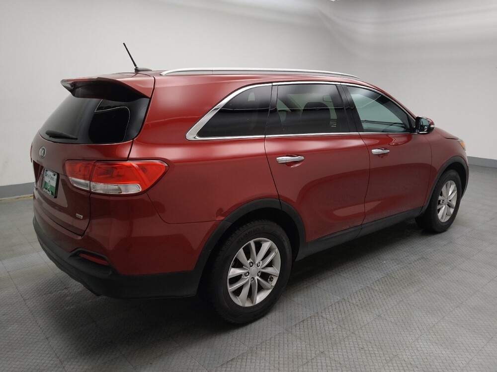 2017 Kia Sorento in Lombard, IL 60148 - 18094463 10