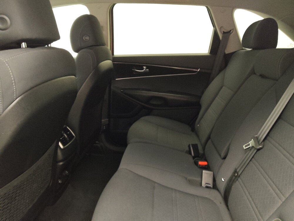 2017 Kia Sorento in Lombard, IL 60148 - 18094463 18