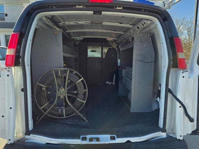 2011 Chevrolet Express 2500 in Blauvelt, NY 10913 - 18094474 32